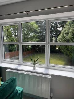 Modern Flat Castle Views & Free Parking - 3