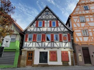 mein Heimquartier - Ferienwohnung im historischen Fachwerkhaus mit Terrasse in Waiblingen - 0