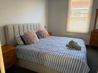 Somerby House - Spacious, Pet Friendly Summer Stay - 2