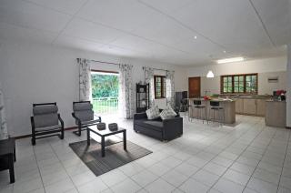 Petit Baie Chalets - 8