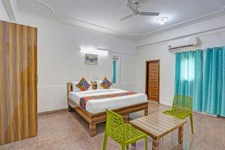 FabHotel Casa Residency - 8