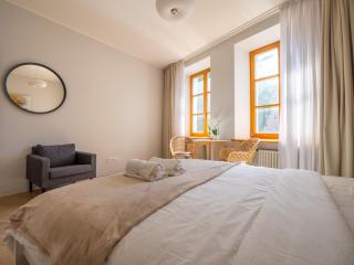 Guest Favorite Old Town Perfect location - 7