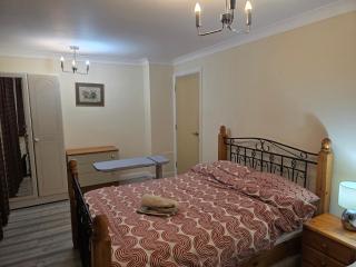 Colchester, WIFI, free parking 1 -  - 4