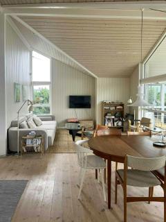 Family Holiday Home At Enø With Sea Views - 0
