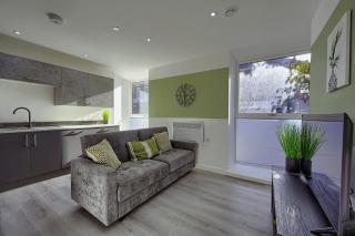 Modern Apartment in Hull City Centre - 8