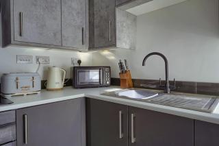 Modern Apartment in Hull City Centre - 5