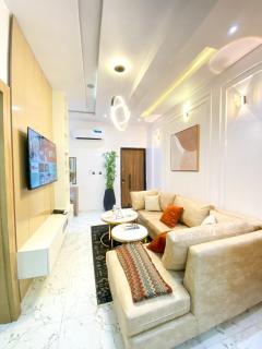 Beautiful 2 Bedroom Apartment - 0