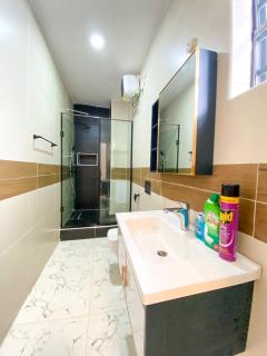 Beautiful 2 Bedroom Apartment - 4