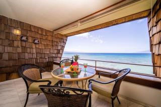 Kulakane 306 · KK 306 Remodeled BeachFront 2BD w Ocean Views AC - 4