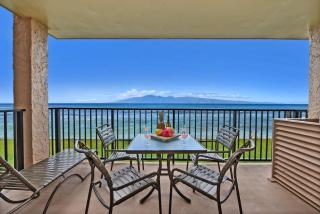 Papakea F208 · PK F208 Kaanapali BeachFront Condo w Ocean Views - 1