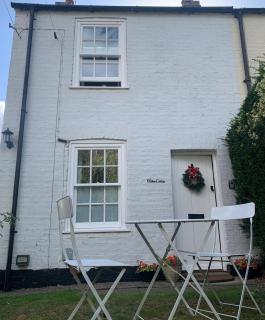 Willow Cottage - in historic Grantchester village - 0