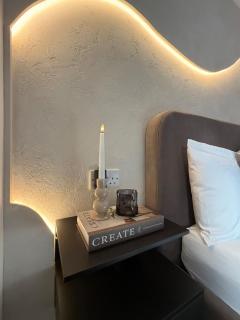 New Modern 2 Bedroom Central Apt Greater Manchester, Sleeps 5, Near Airport with Great Transport Links - 4