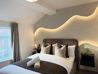 New Modern 2 Bedroom Central Apt Greater Manchester, Sleeps 5, Near Airport with Great Transport Links - 2