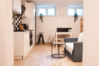 Yellow Pup in Maksimir - 0