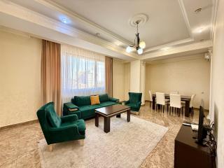 Luxury Spacious 2Bedroom +Balcony Near Opera and Northern Avenue, Middle Of Center - 0