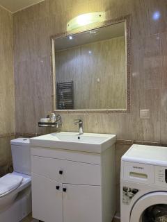 Luxury Spacious 2Bedroom +Balcony Near Opera and Northern Avenue, Middle Of Center - 1