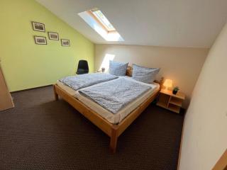 Gemütliche Ferienwohnung in Kuchelmiß mit Großem Garten - 8