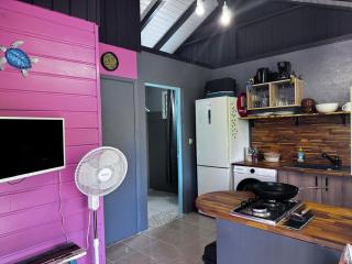 Bungalow totalement rénové, piscine à partager - 4