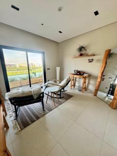 Luxury Lake View Suite with Jacuzzi and Relaxation Room - 1