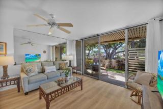 Hale Kai 110 · HKI 110 1BD Condo w Oceanviews and Oceanfront Poo - 1