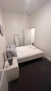 Modern & Spacious 2-bed flat - Central Cardiff - Fast Wifi - Long & Short Stay - 3
