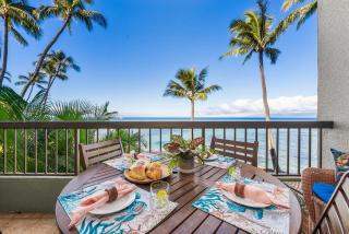 Hale Mahina A202 · HM A202 OceanFront Condo on Sandy Beach w Poo - 2