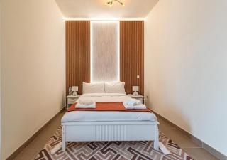 Luxurious apartment with Burj Khalifa & Canal Views - 5