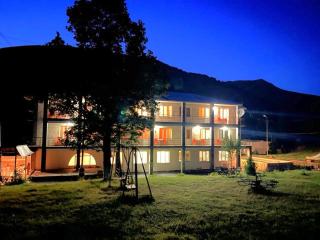 Green Hills Resort - 8