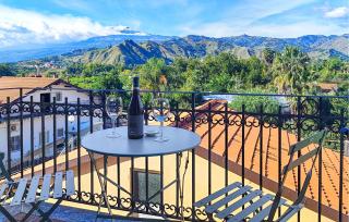 Gorgeous Apartment In Trappitello - 0