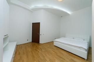 LUX near Maidan, Khreschutyk 3BR - 2