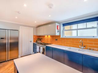 Hillside - Uk48202 - 1