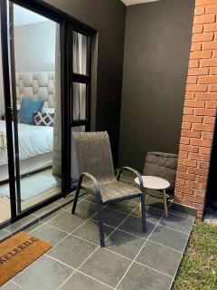 Contemporary Executive Suite in Sandton - 4