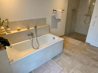 PIERSIDE - Pier 2 - 6