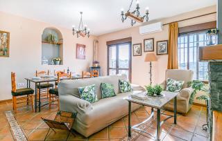 Amazing Home In Villanueva Del Rey - 6