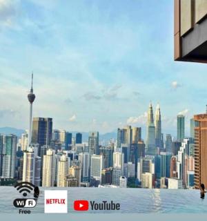 Lucentia klcc suites Pool Twin Tower view - 0