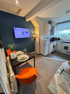 #81 Strawberry Fields Stylish Apart NEC - 0