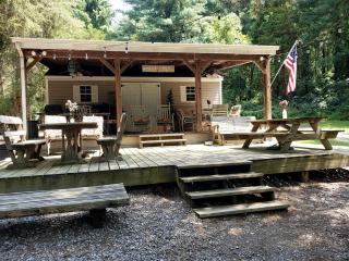 Private Pet-Friendly Cabins with Fire Pit for Nature Escapes in Clear Spring, Maryland, for Memorable Family Glamping Trips - Clear Spring - 8
