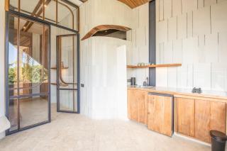 Modern 1-BR Loft with Art Deco Vibe Shared Pool - 8