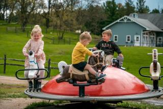 Beautiful Family Cabin with Cozy Interior and Exterior in Saint Croix Falls, Wisconsin - 7