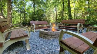 Amazing Wooden Cabin with Hot-tub and Game Room in Sevierville, Tennessee - 8