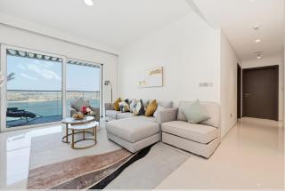 Luxury 2BR Emaar Beachfront with Private Beach & Infinity Pool, Palm Jumeirah & Atlantis Views - 9