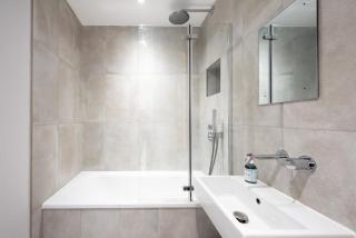 Heart of Brentwood - 1 Bed - Underground Parking - Fast Wifi - 8