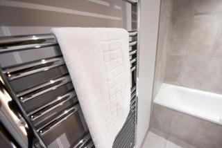 Heart of Brentwood - 1 Bed - Underground Parking - Fast Wifi - 6