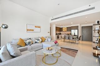 Luxury 2BR Emaar Beachfront with Private Beach & Infinity Pool, Palm Jumeirah & Atlantis Views - 6
