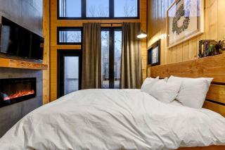 Spacious Modern Cabin with Basketball Court and Sauna in Broken Bow, Oklahoma - 5