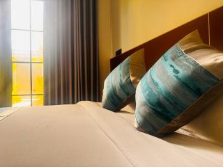 Oasis Breez - Family Room - 6