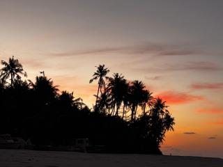 Oasis Breez - Family Room - 8