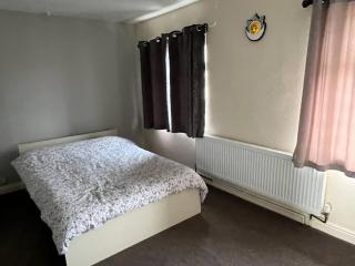 Cozy 2 Bedroom Home in Hucknall, Perfect for a Relaxing Getaway - 2