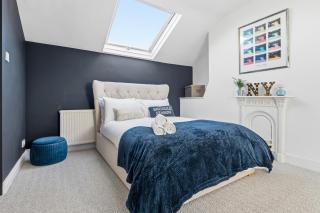 Luxurious 3 bed stay Ideal for Proffesionals, Families and Contractors - 9