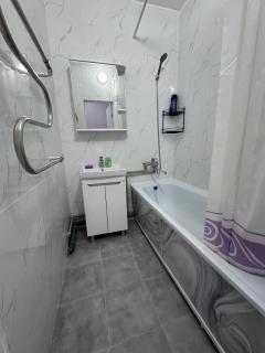 Посуточно 1 комнатная Драмтеатр, школа НИШ, спорт комплексы Жекпе жек, теннисный центр, легкоатлетический центр, центральный бассейн, ЖК Park city, ТЦ MAXI MALL - 4